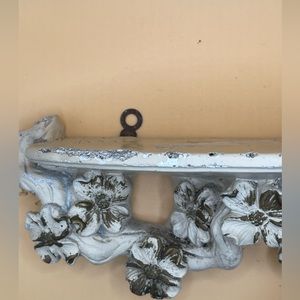 Vintage Shabby Chic shelf. This item is made of plaster.